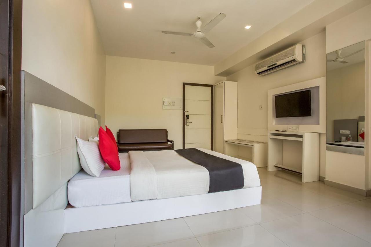 Capital O 35557 Hotel Aura - Mumbai — Photos 3
